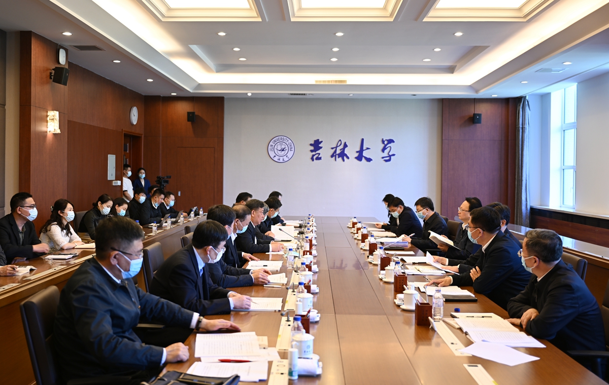 //news.pzhan18.com/__local/2/70/83/0B3E828F2CF04D39D71353705B8_886AD9AC_95624.jpg