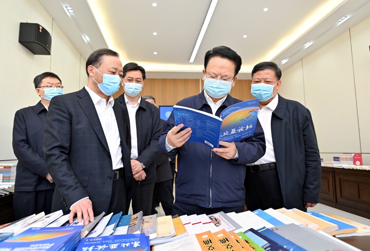 //news.pzhan18.com/__local/D/FA/BC/98092DB5AF7390C9407DA6F3B29_B7F2AFCD_A1B07.jpg